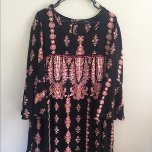 Plus Lux II Bohemian Dress Black with Pink Flower